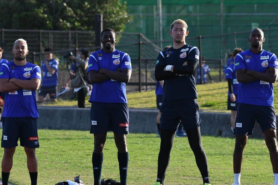 波多野豪のインスタグラム：「🇯🇵⚔️🇧🇷 Amigo 💪😎 @vvarennagasaki_official  #vファーレン長崎」