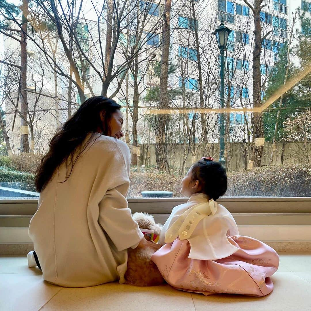 チェ・ジウさんのインスタグラム写真 - (チェ・ジウInstagram)「새해 복많이 받으세요🐰❤️🥰」1月22日 17時32分 - choijivvoo