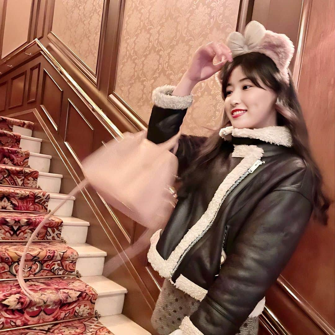 樋口光のインスタグラム：「🐭🚢♡⸝⸝‪ ⁡ ⁡  マゼランズでランチ食べて テディ･ルーズヴェルト･ラウンジで お酒飲んで初の大人𝔻𝕚𝕤𝕟𝕖𝕪🥂𓈒𓏸︎︎︎︎ ⁡  ⁡最高でした🤍゛ ⁡ ⁡ ⁡ ⁡  #ディズニーコーデ #ディズニー #ディズニーシー #ディズニーカチューシャ #シェリーメイ #ディズニーグッズ #ディズニー写真部 #ディズニー風景 #ディズニーシーコーデ #ディズニーシー風景 #disney #disneysea #disneyseatokyo #disneyseajapan #shelliemay #shelliemaybear」