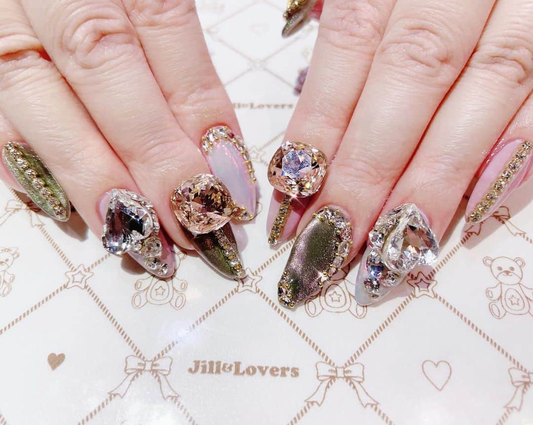 mamijinguさんのインスタグラム写真 - (mamijinguInstagram)「🤍  #jillandlovers #nail #nailart #paragel #gelneil#gel #ネイル #ネイルアート #スカルプ#バレンタイン#valentine」1月22日 19時12分 - mamijingu