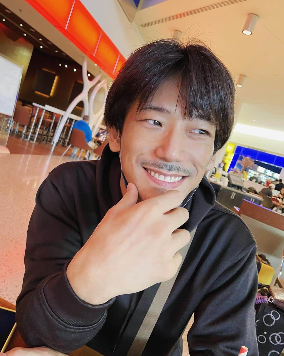 のインスタグラム：「なんかいろんな国行ってみたいな〜✈️ みんなのおすすめの国とか場所教えてほしい！🌍#旅記録」