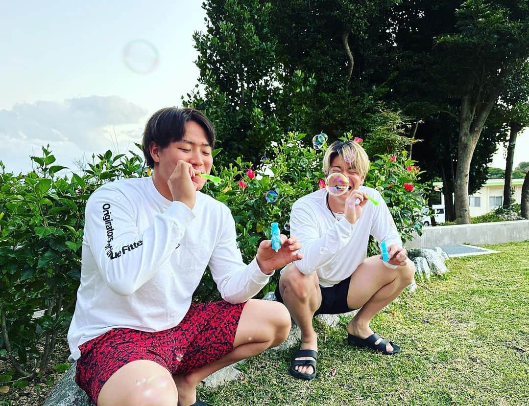 松本剛さんのインスタグラム写真 - (松本剛Instagram)「伊江島自主トレ終了しました😬  伊江島の方々を始め サポートメンバーの皆様 ほんとにありがとうございました♪  皆様のおかげで 充実した自主トレを送ることができました🫡  今年もやったります。  #郡拓也 #野村佑希  #細川凌平  #zenithtokyo #伊江島 #好きだな #いいところ #今年 #置きにいかない #攻めていくぅ~」1月22日 19時37分 - go.matsumoto.7