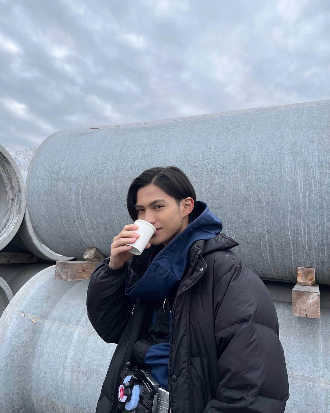 のインスタグラム：「#19🦊 Thank you . 最近凄い寒いね、白湯飲んで暖まってます。 次週第20話お楽しみに！ もう20話なんだね早いね。。 . #仮面ライダーギーツ」
