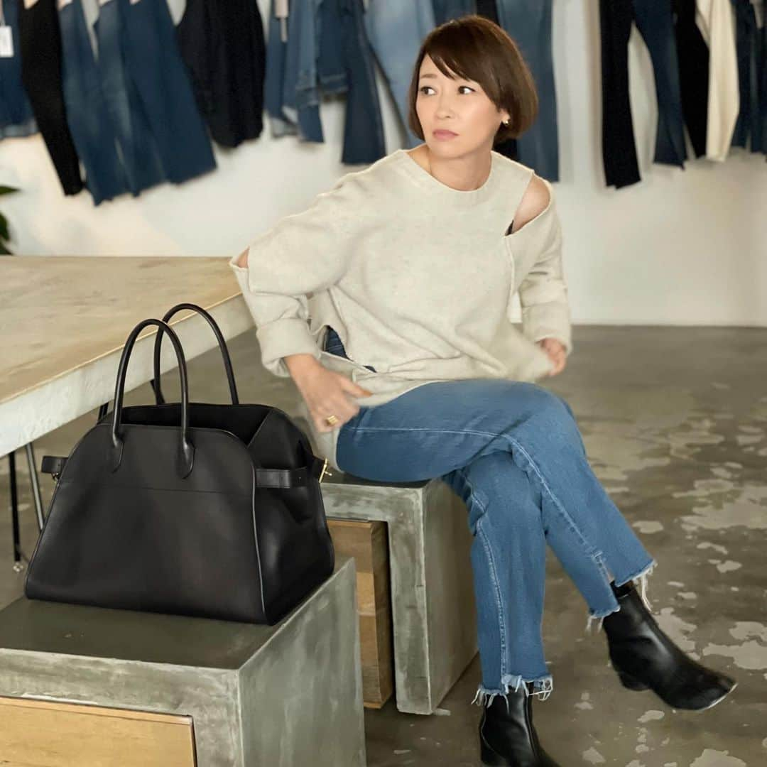 辺見えみりさんのインスタグラム写真 - (辺見えみりInstagram)「昨日の洋服  knit @inscrire_official  denim @framework.jp  bag  @therow  boots  @maisonmargiela」1月22日 20時04分 - emiri_hemmi