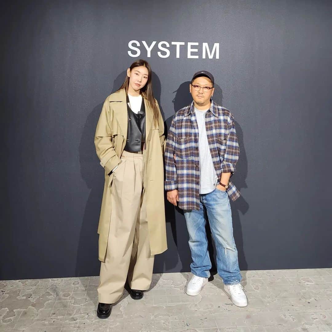 ハン・ヘジンさんのインスタグラム写真 - (ハン・ヘジンInstagram)「파리컬렉션위크동안 열린 SYSTEM의 프레젠테이션에 참석했어요^^ 예쁜 아이템들이 많아서 올 가을, 겨울에 쇼핑리스에 올릴 아이템들도 마음속으로 찜해놨어요^^ 시크한 무드의 SYSTEM의 FW컬렉션 많이 기대해 주세요😊   #system @system_studios」1月22日 20時25分 - modelhanhyejin