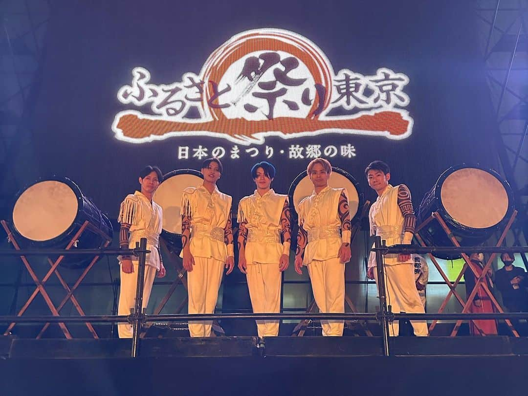 大舌恭平さんのインスタグラム写真 - (大舌恭平Instagram)「【ふるさと祭り東京】-青森ナイト-  今回は内容を考え脚本をつくるところから始まり、青森市の観光大使として青森をPRするのはもちろん、ダンスの魅力を伝えることにも重点をおいてステージを創りあげました。  僕の拙い演出を、最高に豪華な出演者とスタッフの力で何倍にも膨らませてもらって、本当に素敵な公演になったとおもいます🥺✨  関係者の皆様、そしてずっと応援してくださっているファンの皆様 本当にありがとうございました！  またどこかで披露できるといいな〜✨✨  #ふるさと祭り#青森ナイト #BLUETOKYO #dance #ねぶた祭り #青森市 #東京ドーム #男子新体操」1月23日 6時46分 - kyohei_ohshita