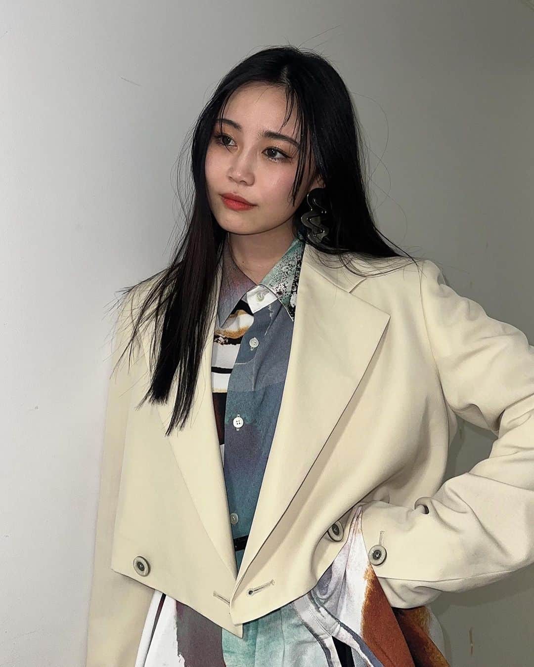 鷲尾伶菜のインスタグラム：「厚木フェス、 出演させていただきました。 楽しかったです🫶🏻 ありがとうございました🐰  stylist @uchi_daxx  hair make @ken_nagasaka」