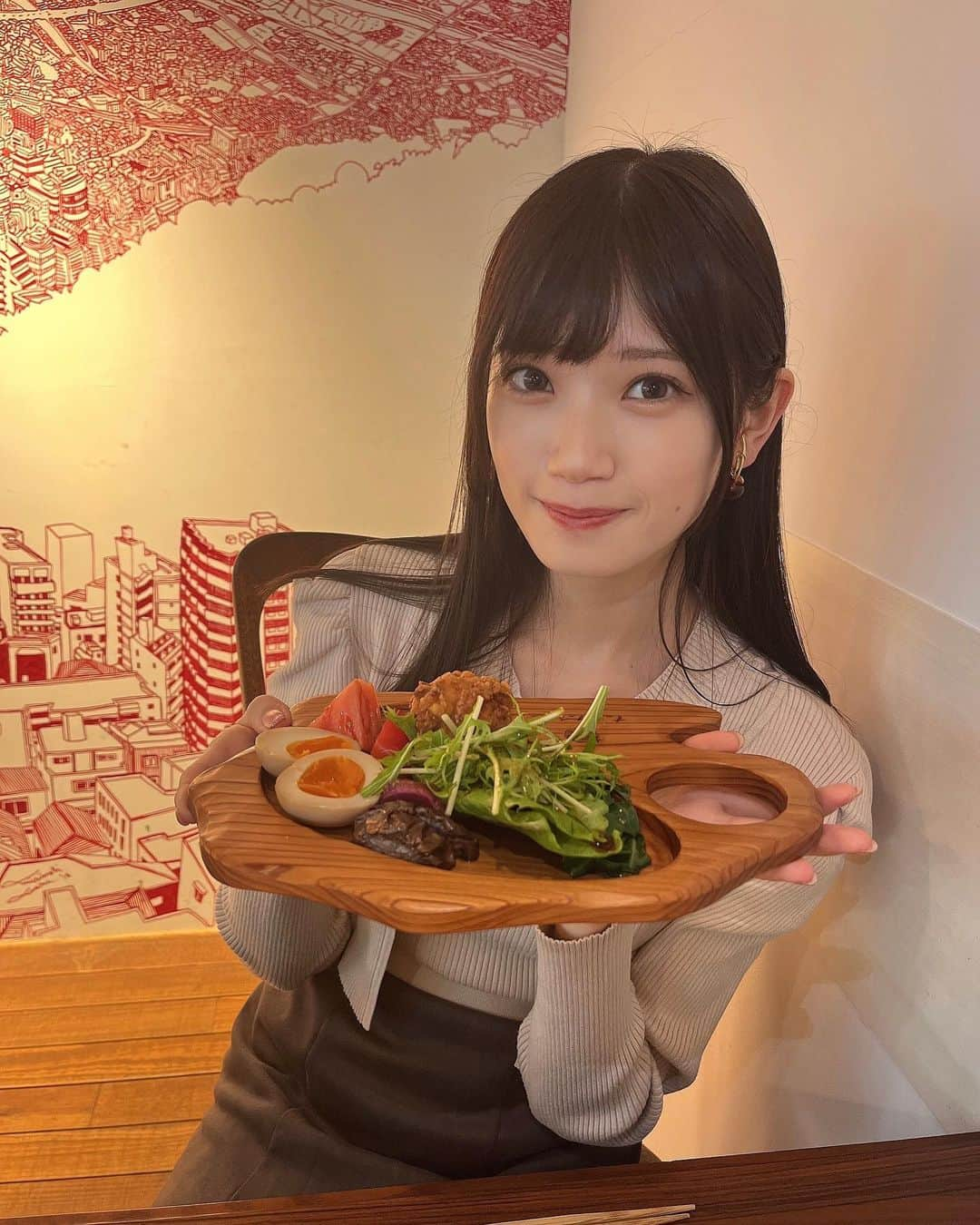 篠原葵のインスタグラム：「最近ちゃんと野菜摂るようになったよ🥬」