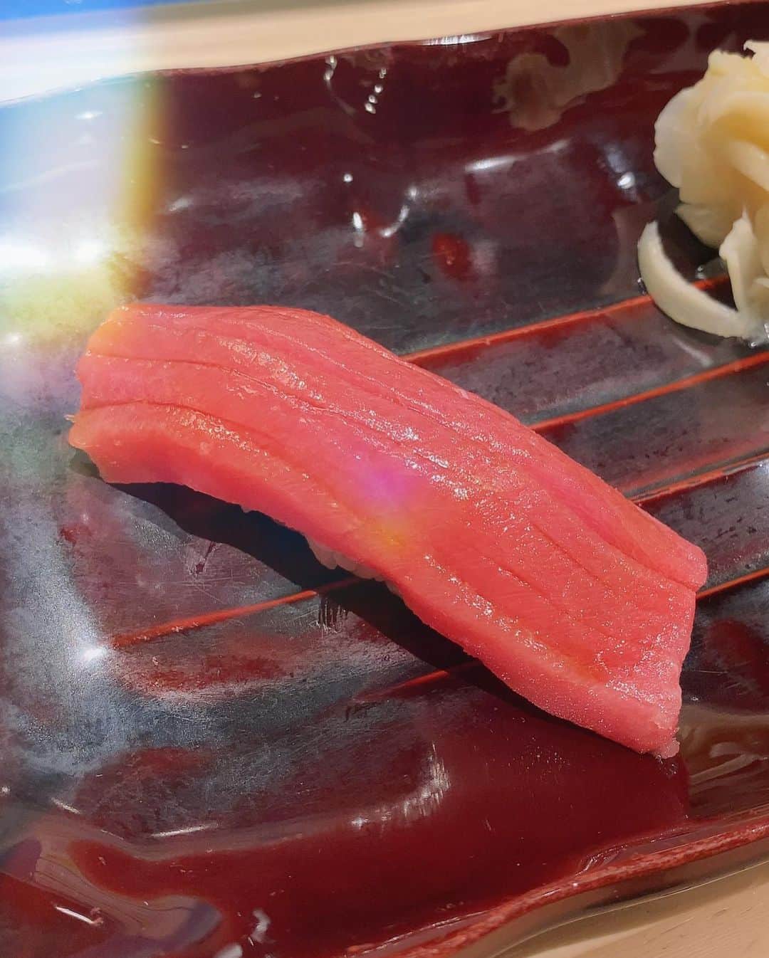 遠藤彩香のインスタグラム：「立ち食い寿司🍣 の、レベルでわなかった！  美し〜✴︎  #北海道#新千歳空港 #寿司#立ち食い寿司」