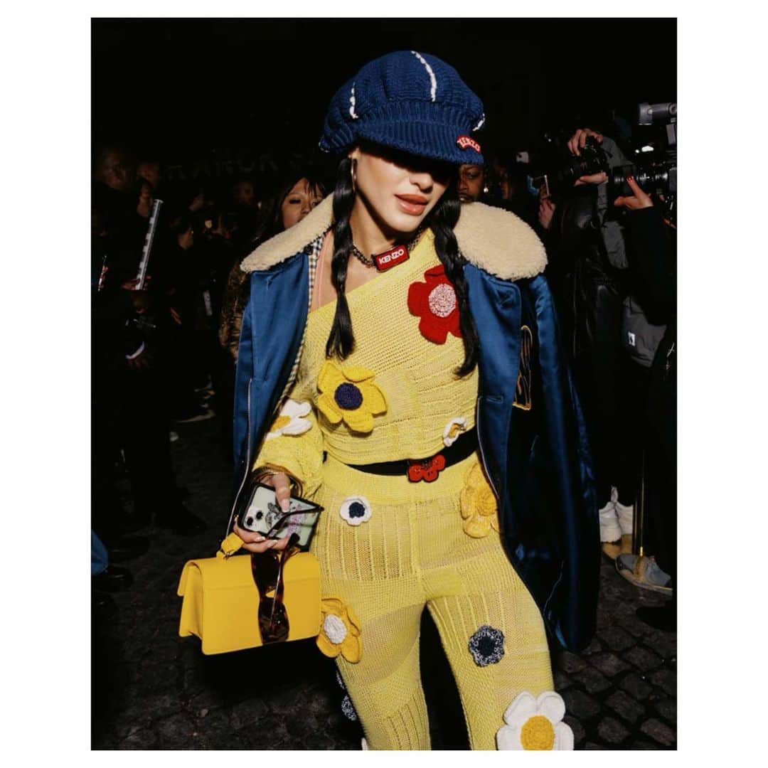ルナ・ブライズ・ボイドのインスタグラム：「@kenzo x @nigo 23’ a collection for the soul🫀💐 thankyou for having me ❤️‍🩹 #kenzonigo」