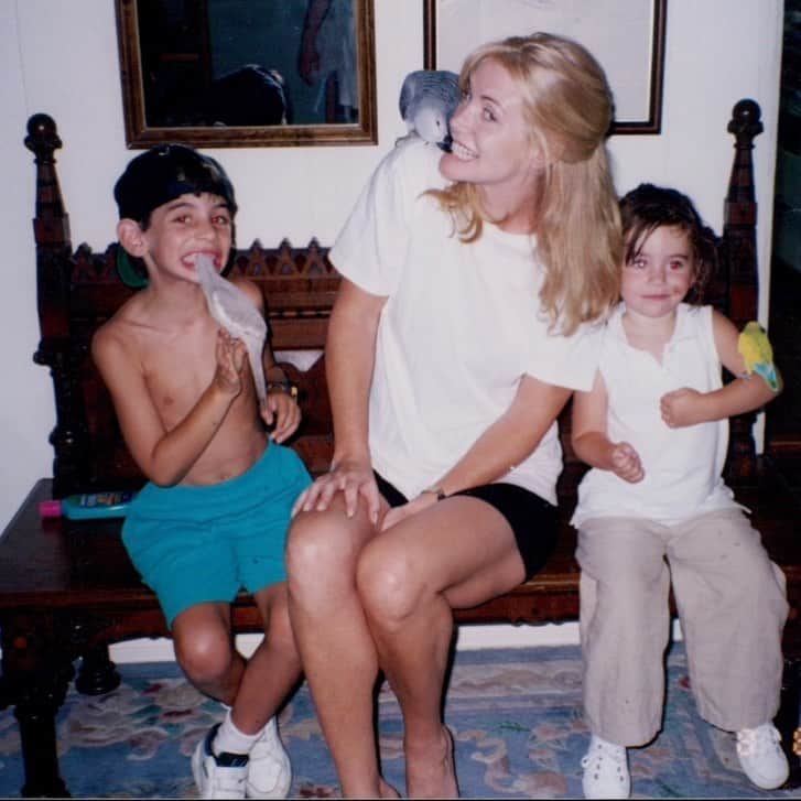 のインスタグラム：「Happy birthday to my favorite son. I can't believe you were ever this small.」