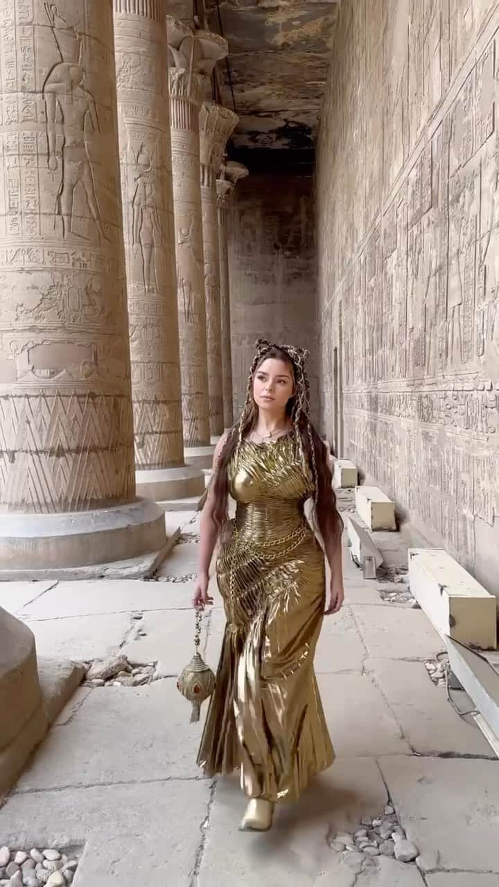 デミ・ローズのインスタグラム：「Dreamy Ancient Egypt」