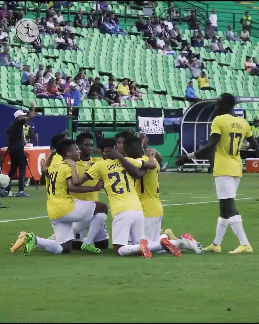 のインスタグラム：「¡Gran anticipo de Mina en el área para darle la victoria a @latriecu en la CONMEBOL #Sub20! ✅」