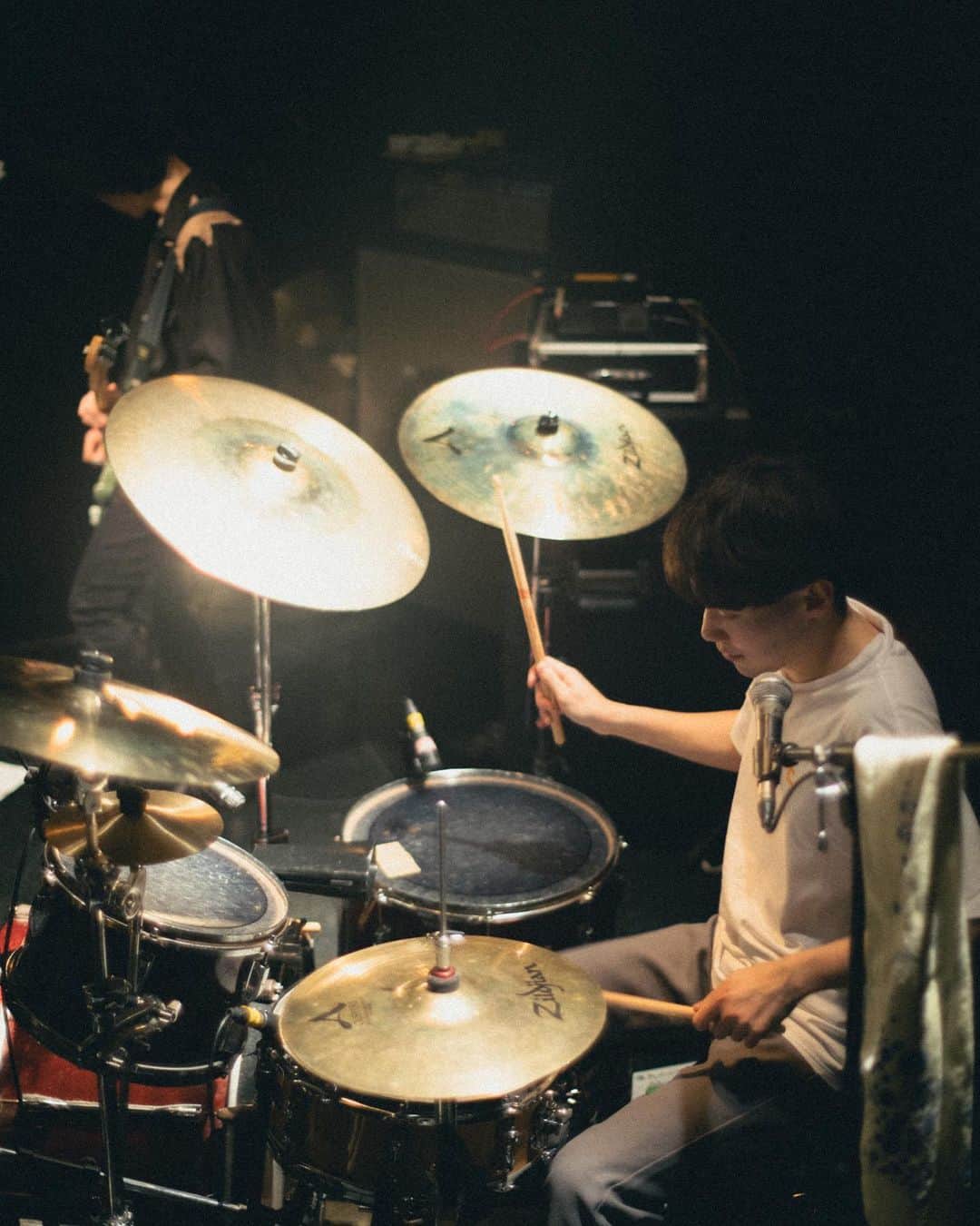 加賀屋航平のインスタグラム：「2023.01.21 寝屋川VINTAGE "ローカルバンドとして"  集まってくれたみなさん、ありがとうございました。これからも寝屋川VINTAGEとthe paddlesをよろしくお願いします。これからが大事です。  photo by @ogataku_  #THEPADDLES  #BLUEMASH  #THERUSTEDCROWN  #寝屋川VINTAGE」