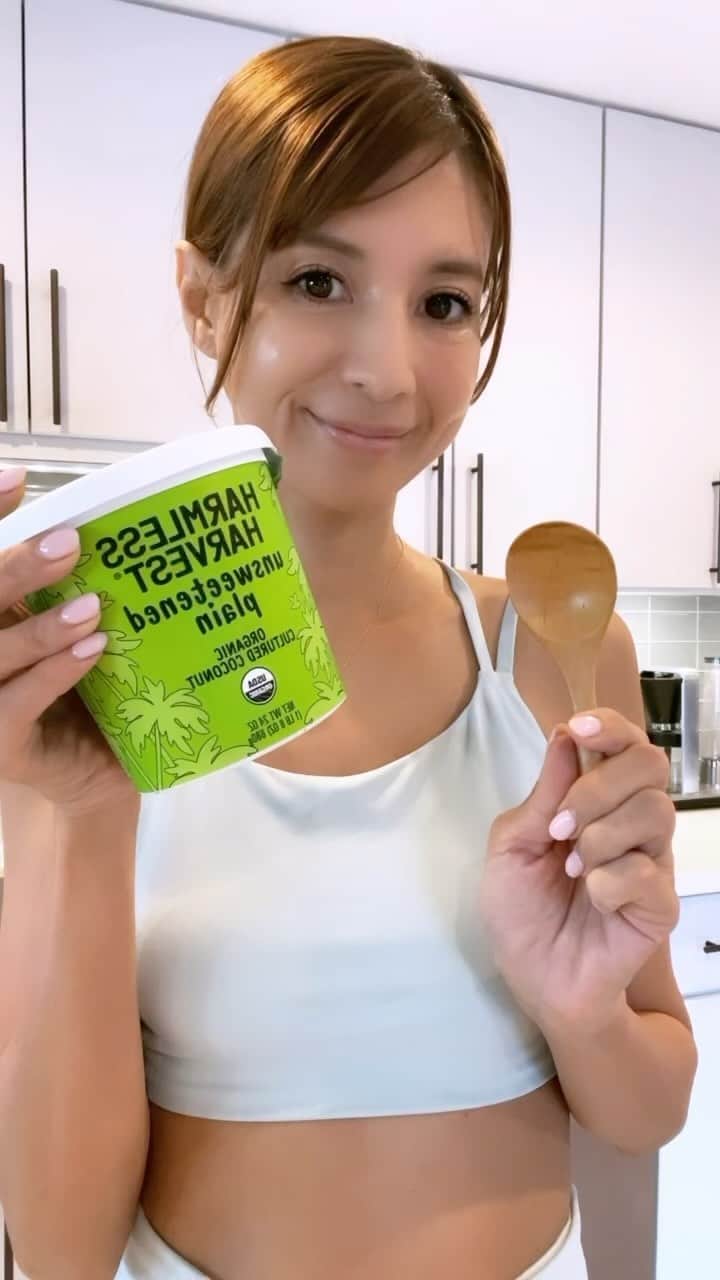 吉川ひなののインスタグラム：「yogaの日の朝ごはんはveganリリコイヨーグルト♡小さな苗から育てたリリコイが5年目にしていっぱい収穫できるようになった🥳」