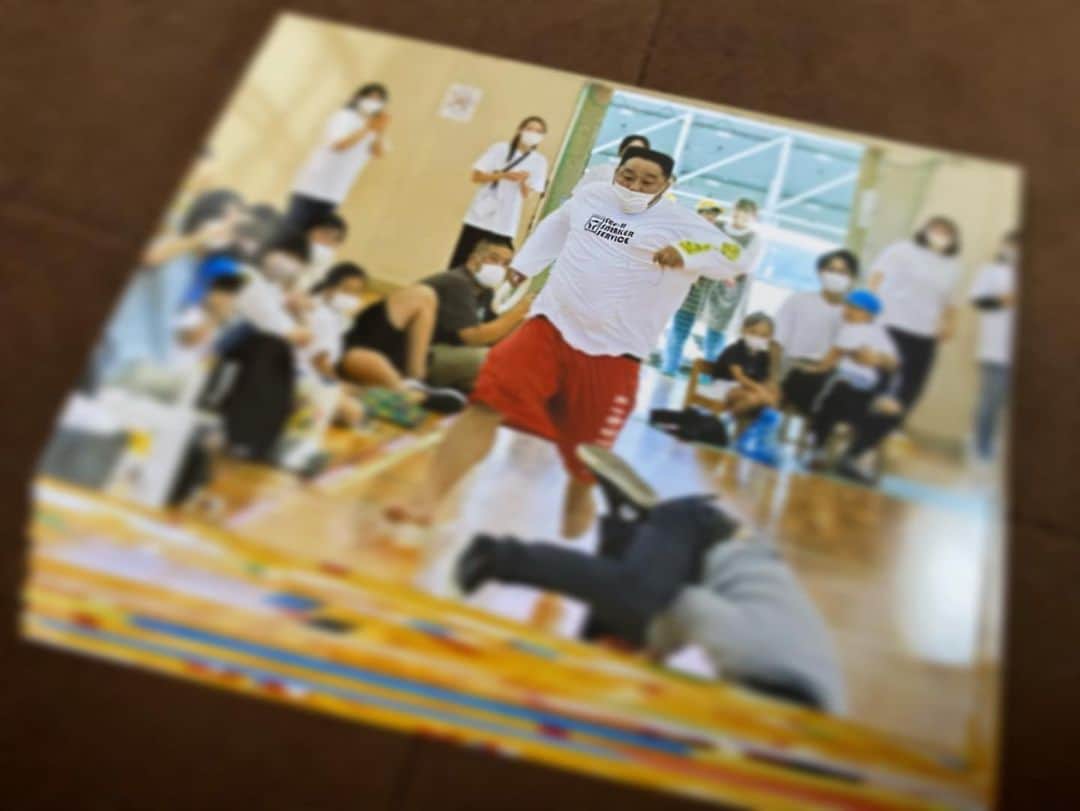 あかつさんのインスタグラム写真 - (あかつInstagram)「昨年の弟子が通う保育園の運動会の写真が届いた‼️ 最高の笑顔‼️ 保護者リレーも大盛り上がり‼️  #運動会 #保護者リレー」1月23日 12時23分 - akatsu_sumo