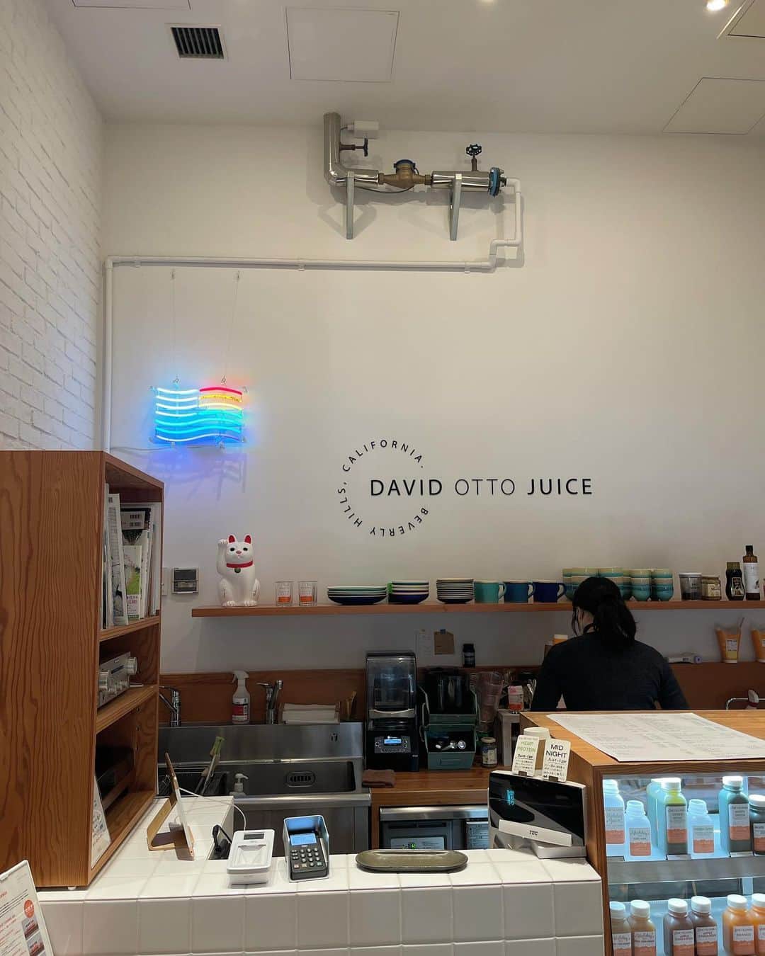 Shinjyu Lou Reid/リード真珠のインスタグラム：「This place is so good that it makes me sad that I have to go all the way to Kyoto 😖💕😖💕😖💕  砂糖も水も不使用のコールドプレスジュース🥹 Healthy mode 🥰🥰  (Went to Kyoto for our wedding anniversary 🥳)」