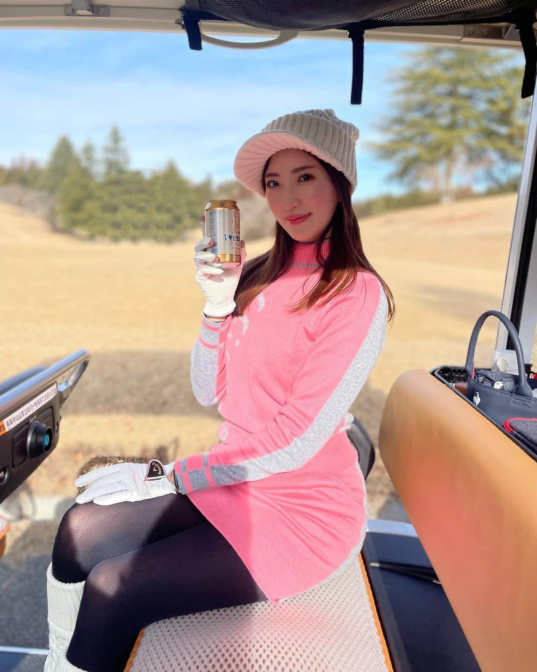 松嶋えいみのインスタグラム：「昨日のゴルフ⛳️🧡 天気良くて気持ち良かった✨  全身 @efficace_official 🦌💓 帽子もニットも足元も暖かすぎた！！  #ゴルフ #ゴルフ女子 #golf #golfwear #efficace」