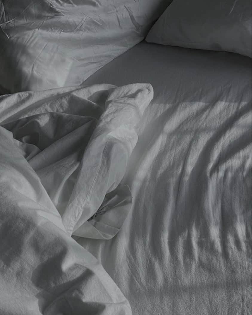 原あや香さんのインスタグラム写真 - (原あや香Instagram)「最近ずっと眠いんだけど、なんでだろ～？  冬眠します🌙..*🧸」1月23日 14時11分 - haraaya_