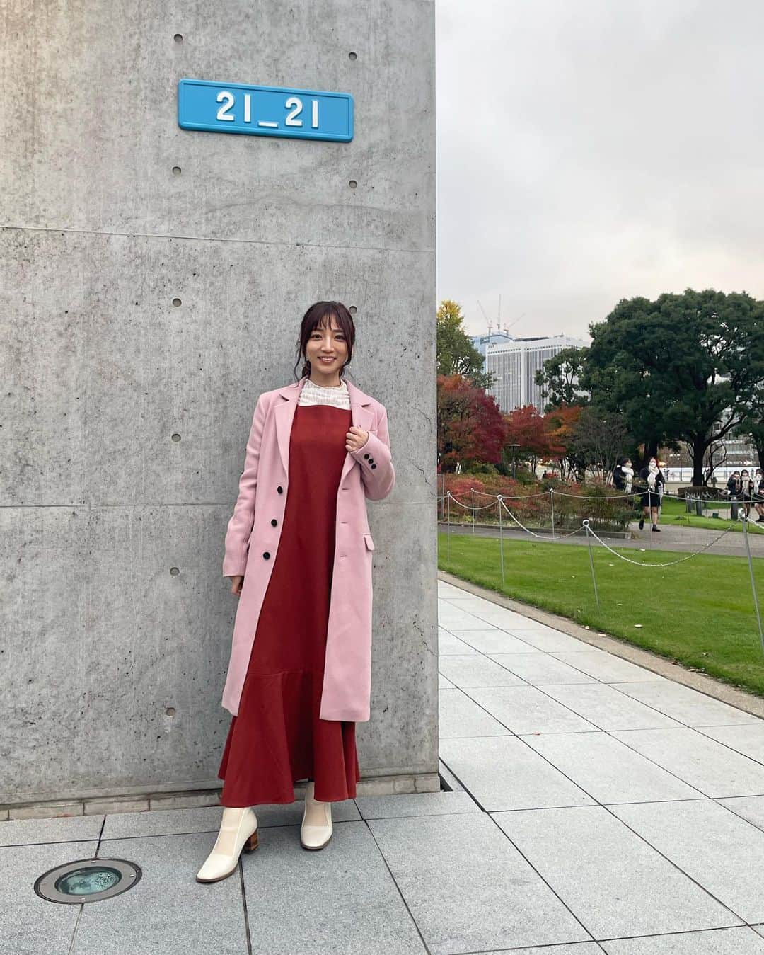 のインスタグラム：「テレ朝動画『Musée du ももクロ』 出演させて頂いた回が現在配信されております。 ⁡ 今回はあーりんと片桐仁さんと 色々な美術館にお邪魔しました！ ⁡ あーりんカラーの ピンク色のコートを着用しました🫶 ⁡ #Museeduももクロ」