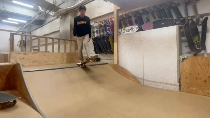 坂本純一のインスタグラム：「🛹」
