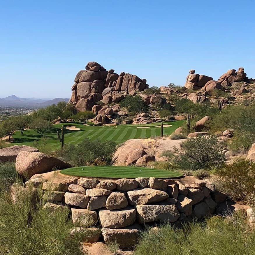 ポール・ケーシーのインスタグラム：「Never gets old.  . . #golfviews #golf #arizonagolf #Arizona #Scottsdale #scottsdalegolf #AZGolf #whisperrockgolfclub」