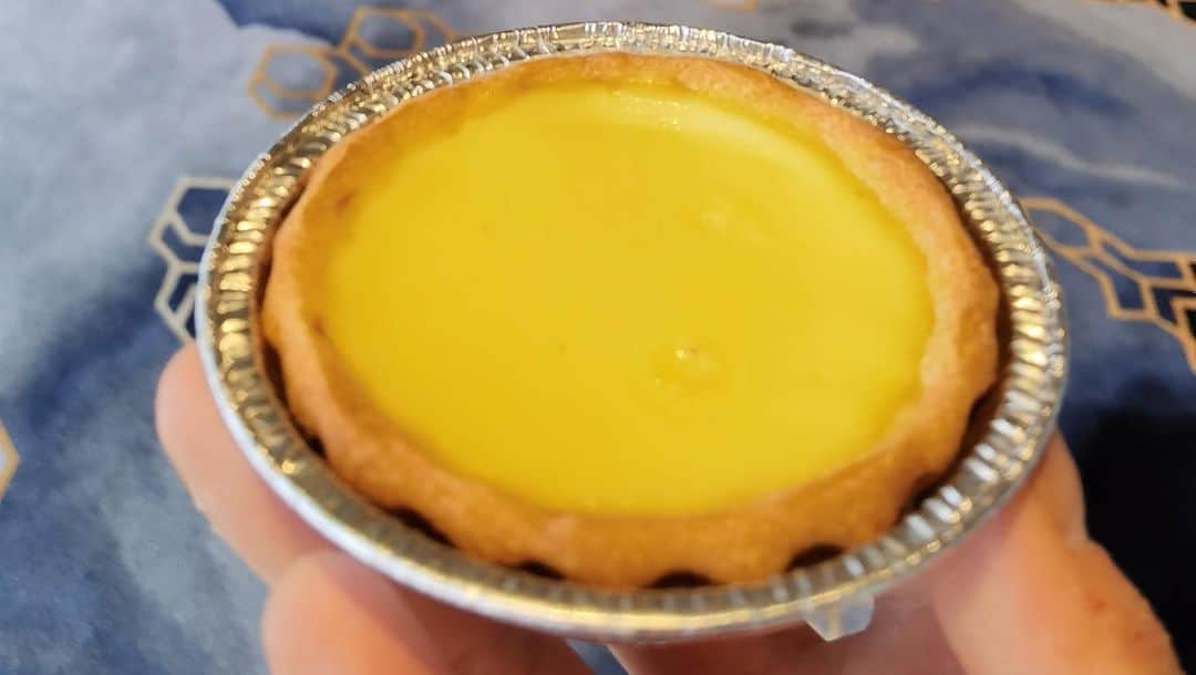 Animenz（アニメンズ）さんのインスタグラム写真 - (Animenz（アニメンズ）Instagram)「I arrived in Hong Kong today!! Having my first egg tart since three years 😋」1月23日 17時09分 - animenz_official