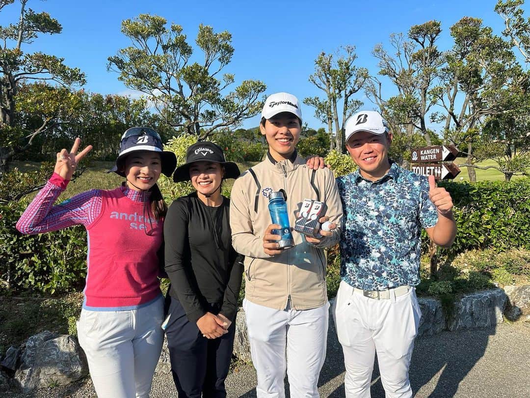 松田鈴英さんのインスタグラム写真 - (松田鈴英Instagram)「沖縄合宿終了。 皆さん、有り難うございました！  #ゆいちゃんのまね  #りょうすけさんうますぎ優しすぎ神様 #ゆいちゃんのゴルフに対する姿勢神様級 #コナンくん面白すぎる病気お互い治そうね #おくちゃん謎のゴルフ仕上がりまくり草 #みなさんありがとうございました」1月23日 19時00分 - reimatsuda01