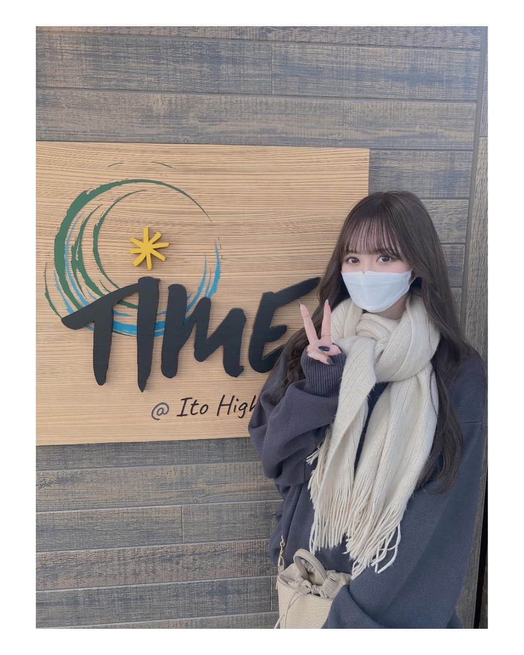 のインスタグラム：「🏝🤍🤍」