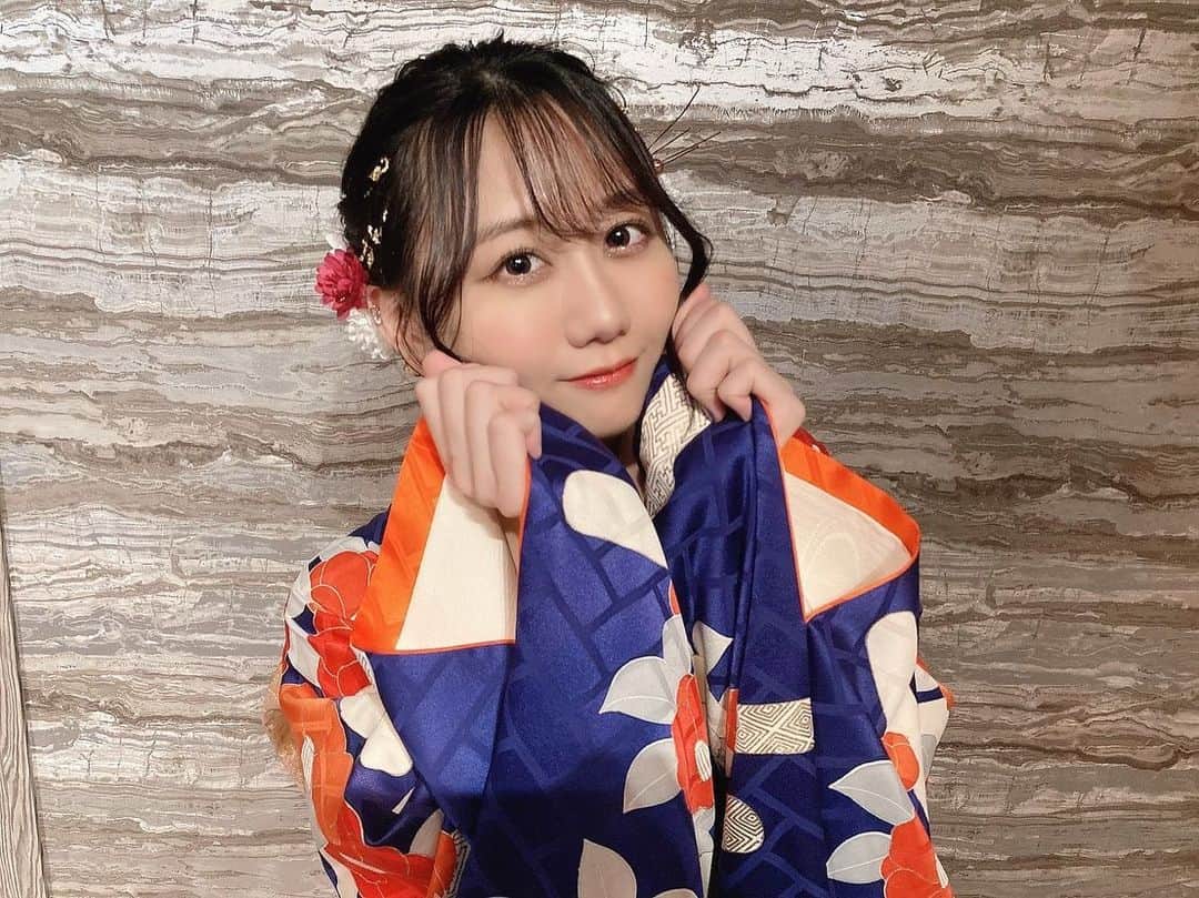 古畑奈和のインスタグラム：「FCイベで着た着物  2部は前髪下ろしてみた！  髪には金粉が散りばめられ 帯にはちょこんとリボン！  1部と2部で違う雰囲気 楽しめて嬉しかったな☺️  #着物 #着物ヘア #千切屋治兵衞 #chiji1555 #japanesetraditional」