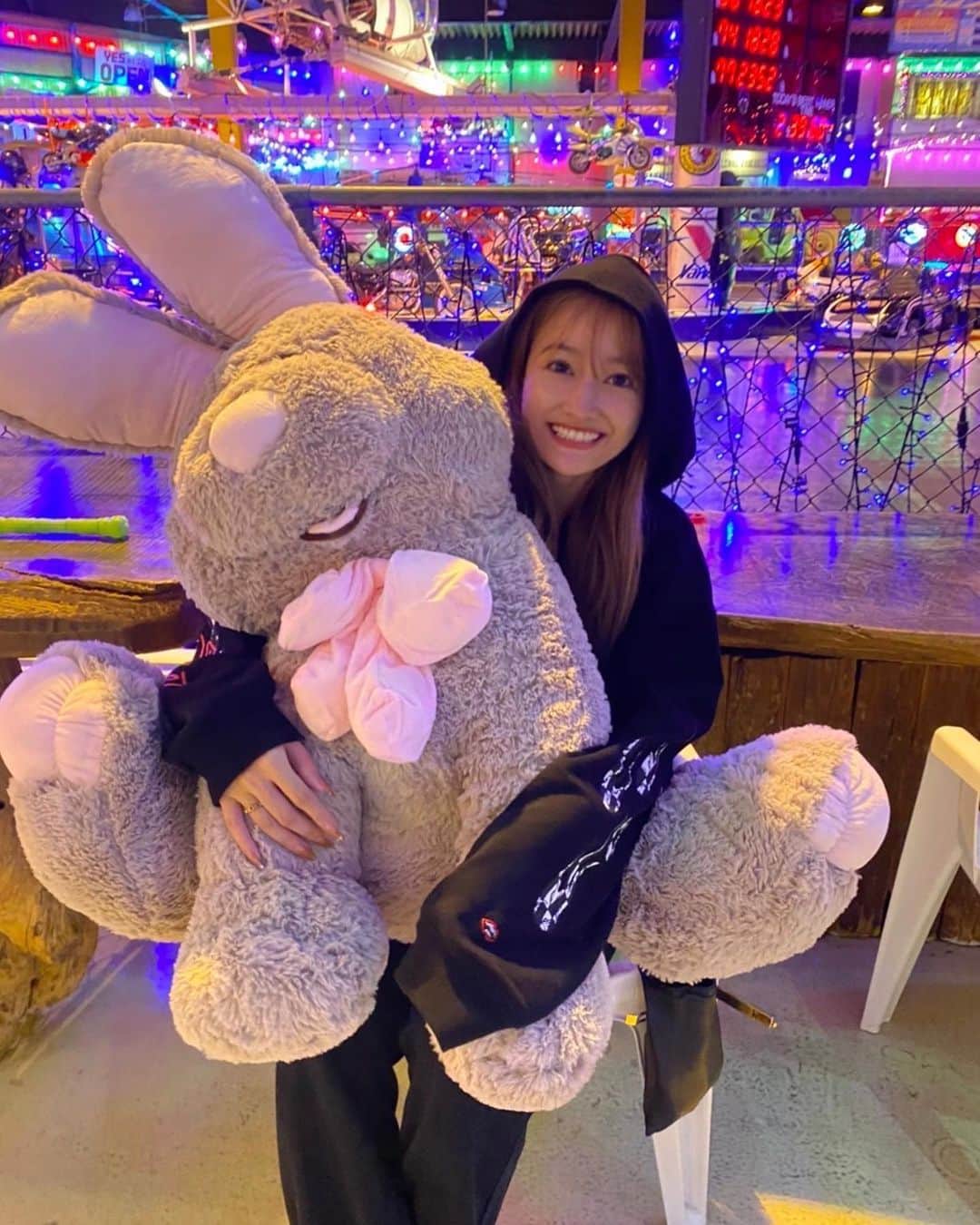 横川ミナのインスタグラム：「. 遅くなりましたが、明けましておめでとうございます🎍 2023年も宜しくお願いします🐰💓」