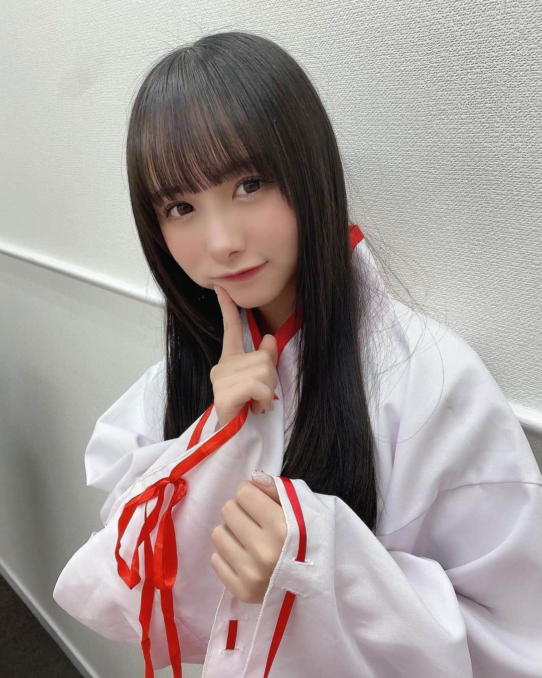 のインスタグラム：「巫女さん」