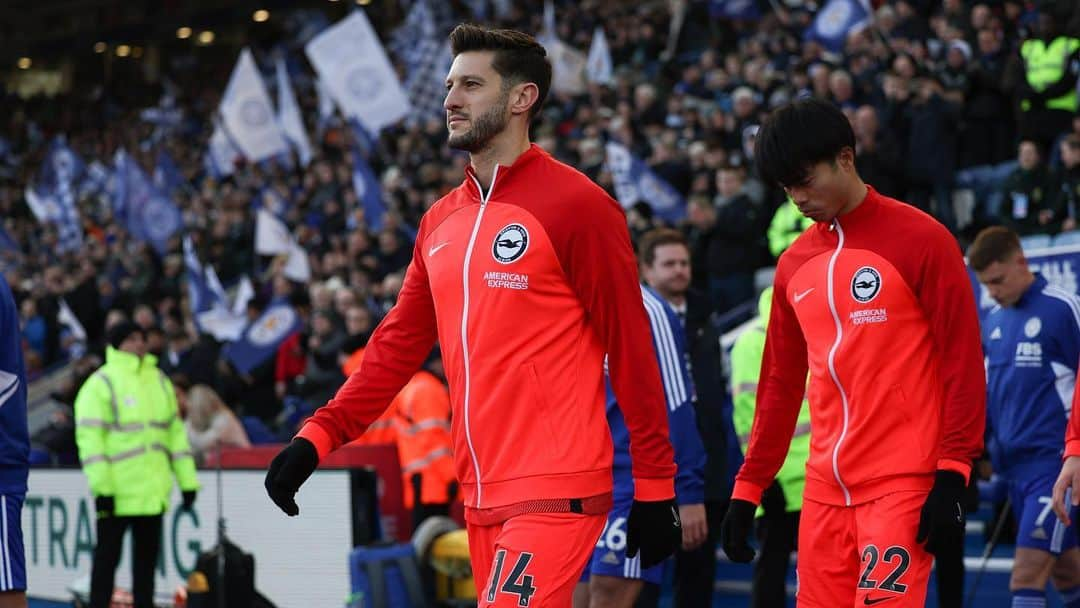 アダム・ララーナさんのインスタグラム写真 - (アダム・ララーナInstagram)「Valuable point at the weekend. Great perseverance from the boys. Only a minor issue for myself so will be back soon enough. #BHAFC」1月23日 21時51分 - officiallallana