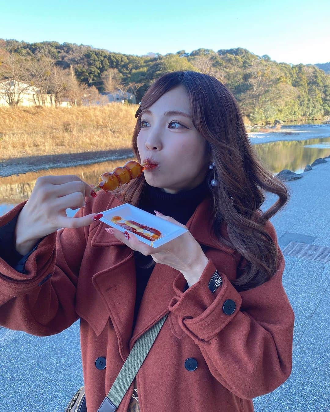のインスタグラム：「. . 髪染める前の写真しかない…🍡 . #伊勢神宮 #おかげ横丁 #おかげ横丁食べ歩き #みたらし団子 #좋아요반사 #좋아요 #좋아요그램 #좋은글귀 #팔로우 #팔라스 #팔로우백 #팔로우해요 #팔로우미 #お洒落さんと繋がりたい #いいね返し #fff #f4f #flf #followforfollowback #follow #follow4followback #followｍe #likes #fashion #ootdfash」