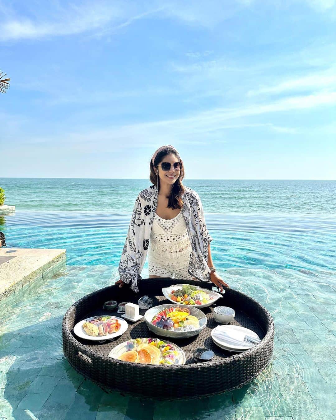 ポーナノン・ファトラムのインスタグラム：「Let’s relax😊✨& Taking break for a few days🤍 #recharge」