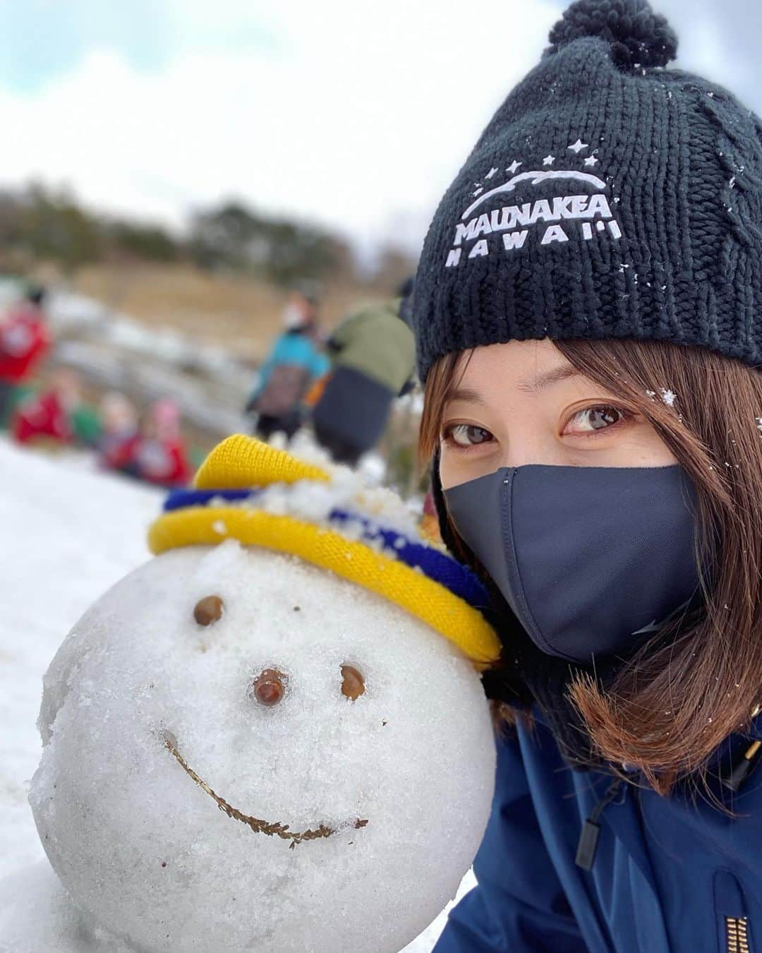 のインスタグラム：「. 本日1月24日（火）14:45〜 関西テレビ「スロイジ」に出演します✨ 外は寒すぎるので… 関西の皆さま、お家でぬくぬくしながらご覧ください😍✨  写真は去年の冬。 今年は雪遊びしてないなあ〜」