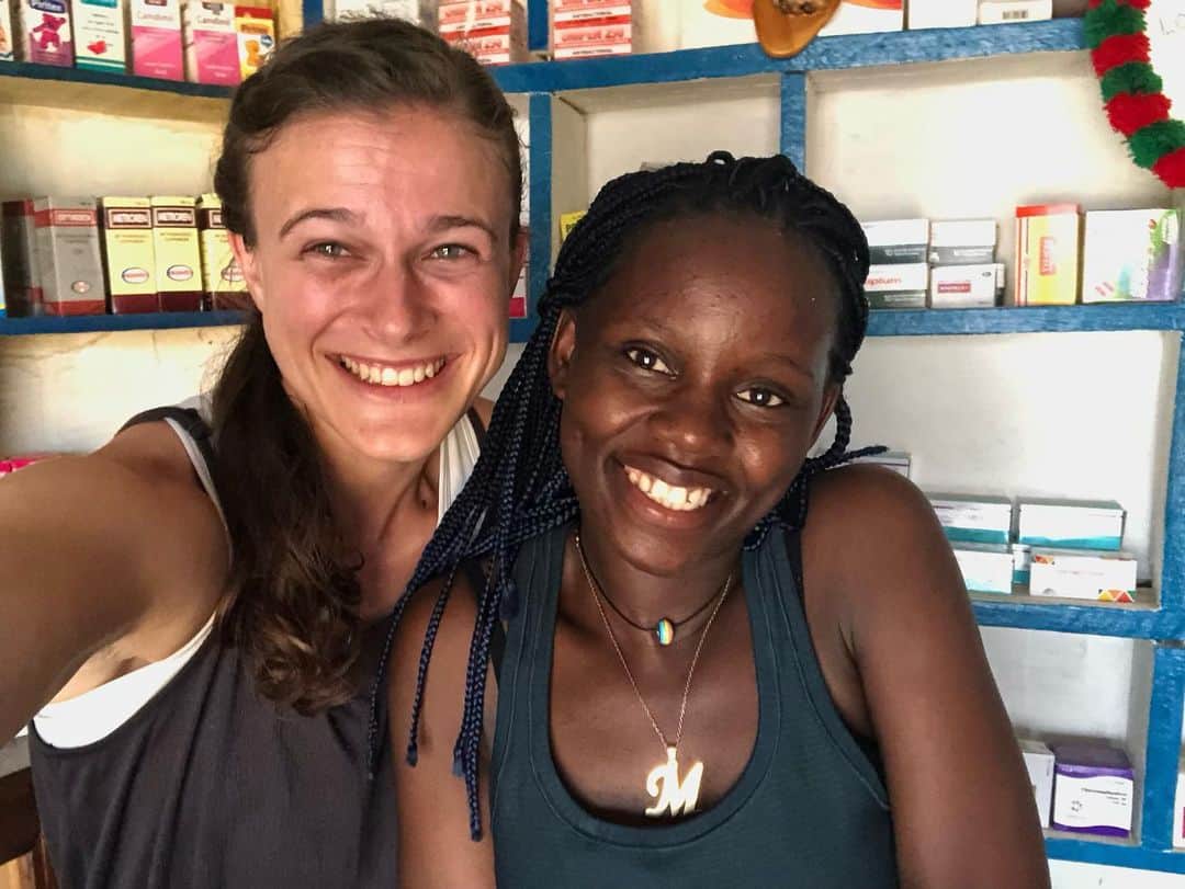 Laura Martyのインスタグラム：「Pray for this sweet friend as she heads back for her second term of nursing school. We will all miss her!!  Night Mercy is a gift and blessing to so many in this town. Sitting at her shop on Saturday I was able to watch from the corner as she cared for each of her clients, from the small baby with malaria to the muzee with high blood pressure. She emanates Christ-like love in all her interactions. I’m so grateful for her friendship!!」