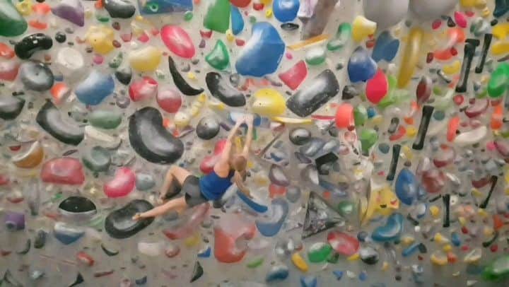 カタリーナ・ザーヴァインのインスタグラム：「My favourite move of the last training session ❤  @lasportivagram #climbing #bouldering #training」