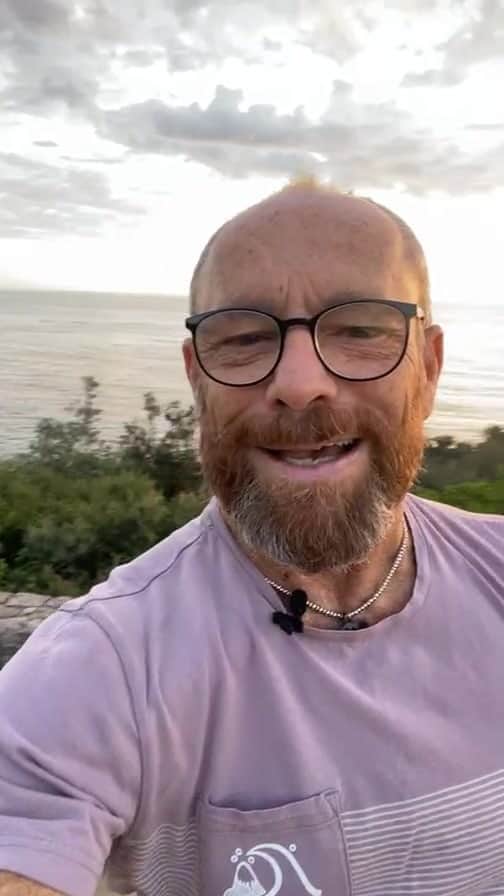 のインスタグラム：「“Tap in with TC” 5min breath and 5min Meditation from the van. Let’s make this regular💯thank you🌺😍 Each Tuesday 5:50am (Australian Eastern Standard Time)」