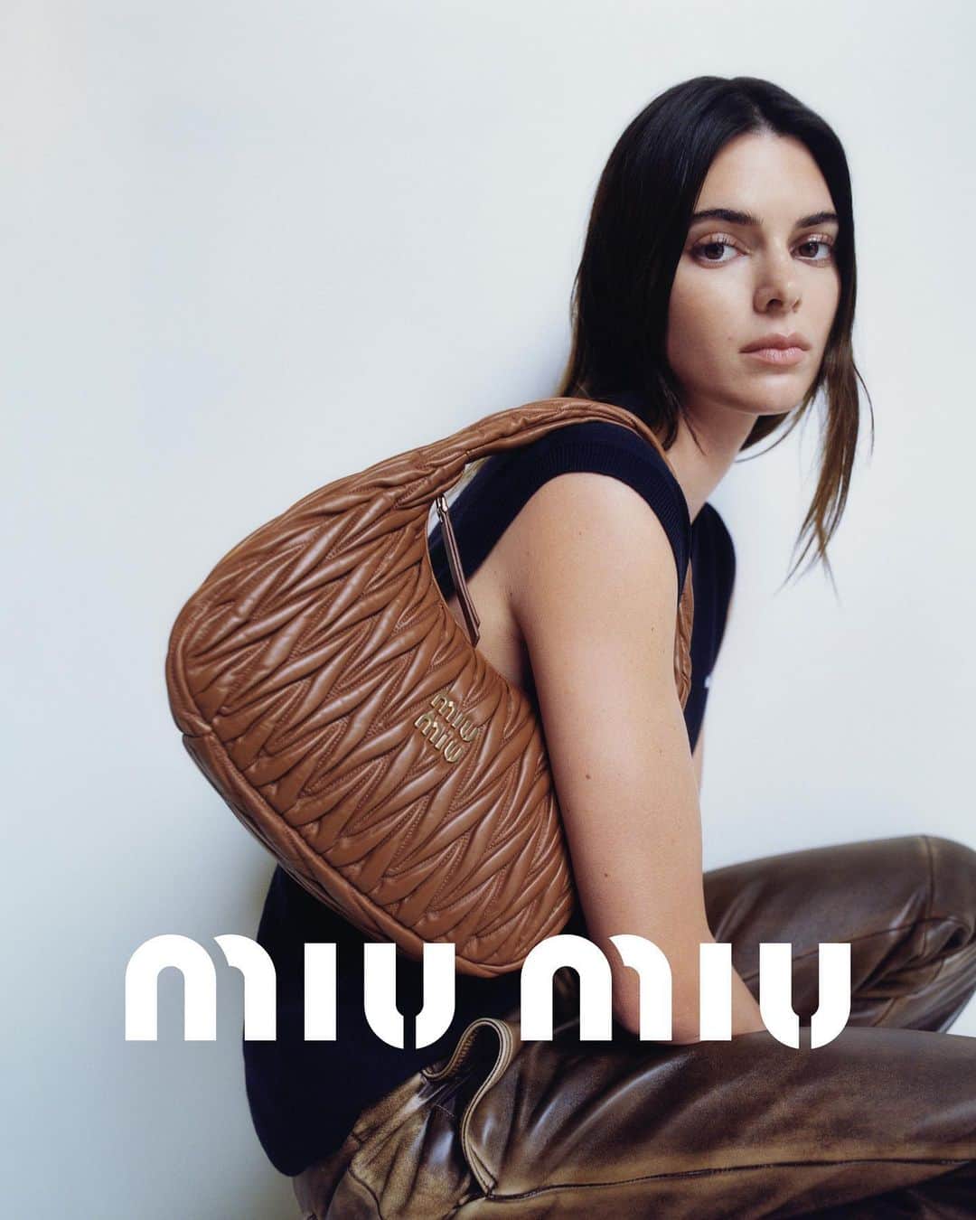 ケンダル・ジェンナーのインスタグラム：「@miumiu SS23 by @zoeghertner」