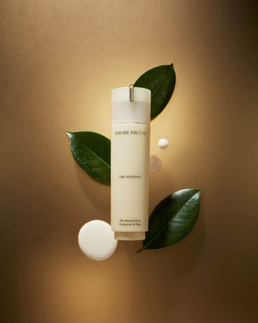 アモーレパシフィック USのインスタグラム：「The role of Fluid in Skincare?   After applying your Toner, Time Response Skin Reserve Fluid adds a boost of lightweight hydration and anti-aging benefits, powered by AbsoluTea™🍃  Shop now by clicking the link in bio.」