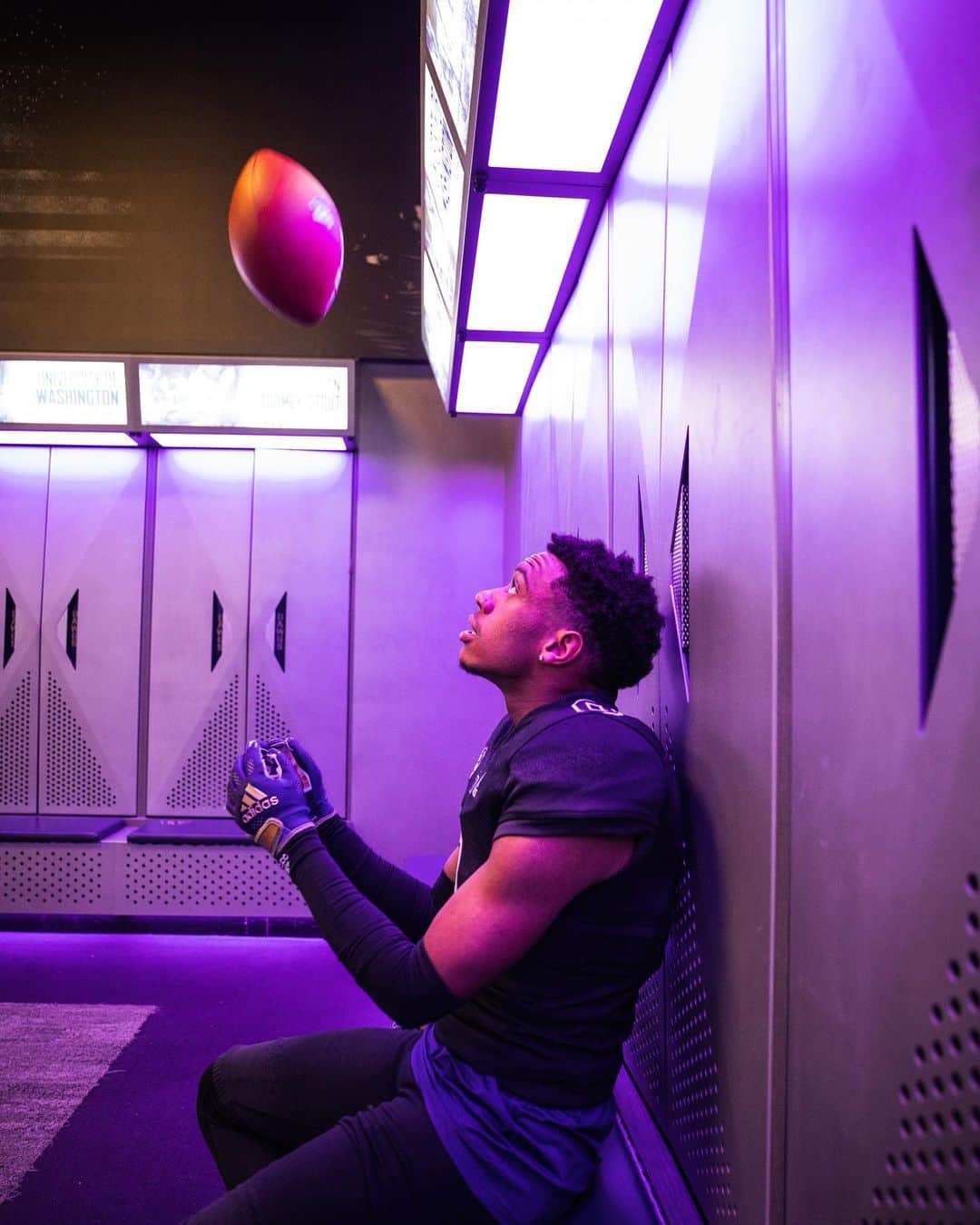 ネイト・ロビンソンのインスタグラム：「That Purple and Black hit Different ☔️#notcommitted」