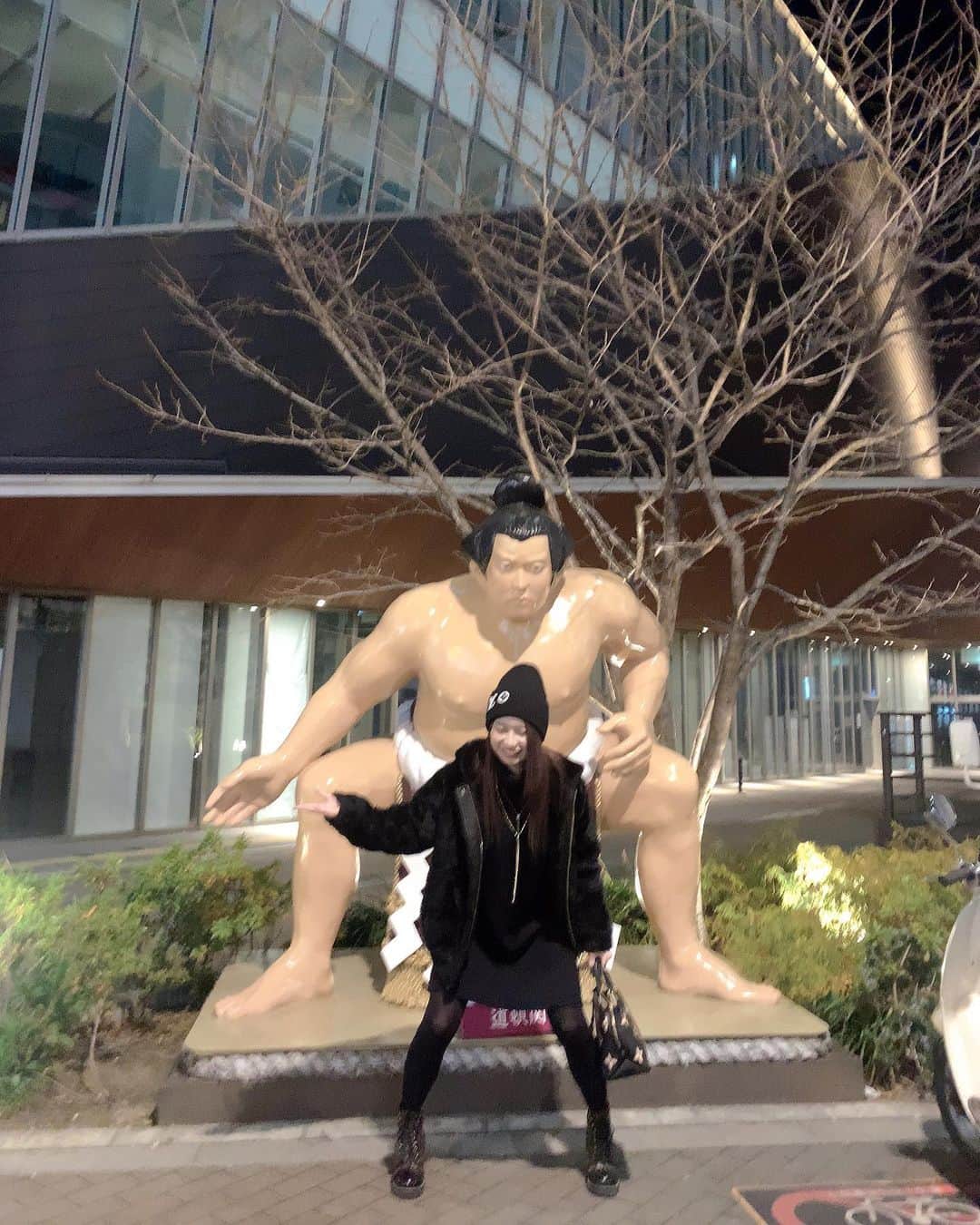 永原なつきさんのインスタグラム写真 - (永原なつきInstagram)「どすこぃ✋( ˙꒳​˙ ✋)  ※大阪のどっか!!歩いてたら見つけた。」1月24日 7時31分 - _natsuki_av