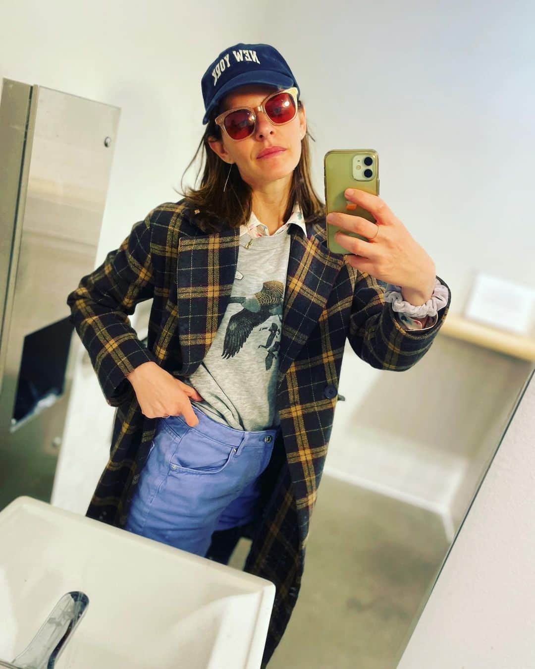 リンジー・クラフトのインスタグラム：「it’s my birthday, and ill wear what i want to! 🎈」