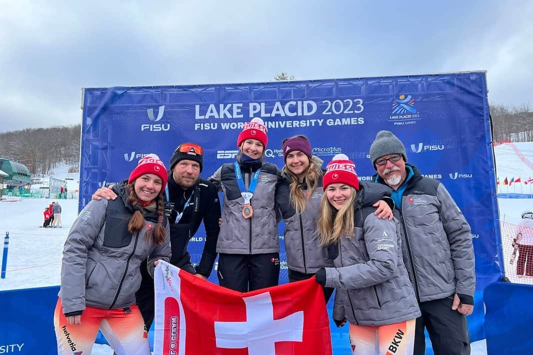 レベッカ・ストッツさんのインスタグラム写真 - (レベッカ・ストッツInstagram)「Thank you @swissuniversitysports and @lakeplacid2023 for the great and well organized event 🇺🇸 ❄️   Und natürlich es grosses Danke an alli Athlete, Coach, Stuff, Medical etc. für die tolli Ziit und starche Leistige 💪🏼 super gsi mit eu :)」1月24日 19時19分 - rebekka_stotz