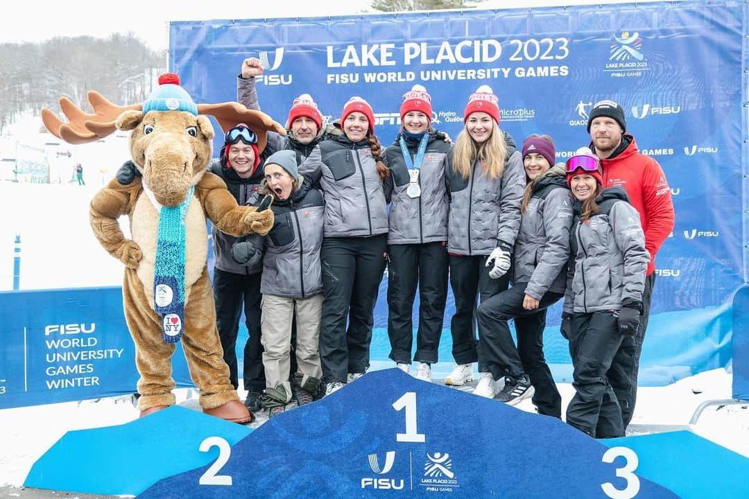 レベッカ・ストッツさんのインスタグラム写真 - (レベッカ・ストッツInstagram)「Thank you @swissuniversitysports and @lakeplacid2023 for the great and well organized event 🇺🇸 ❄️   Und natürlich es grosses Danke an alli Athlete, Coach, Stuff, Medical etc. für die tolli Ziit und starche Leistige 💪🏼 super gsi mit eu :)」1月24日 19時19分 - rebekka_stotz