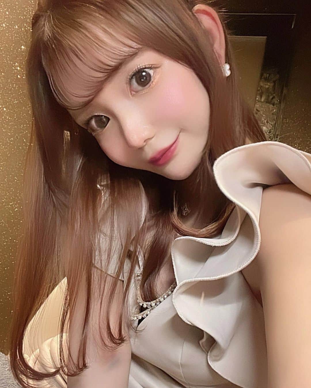 桜木せりなのインスタグラム：「寒いね⛄️   #名古屋 #錦 #錦3 #salondegold  #サロンドゴールド #キャバクラ #いいね #instalike #맞팔　#좋아요」