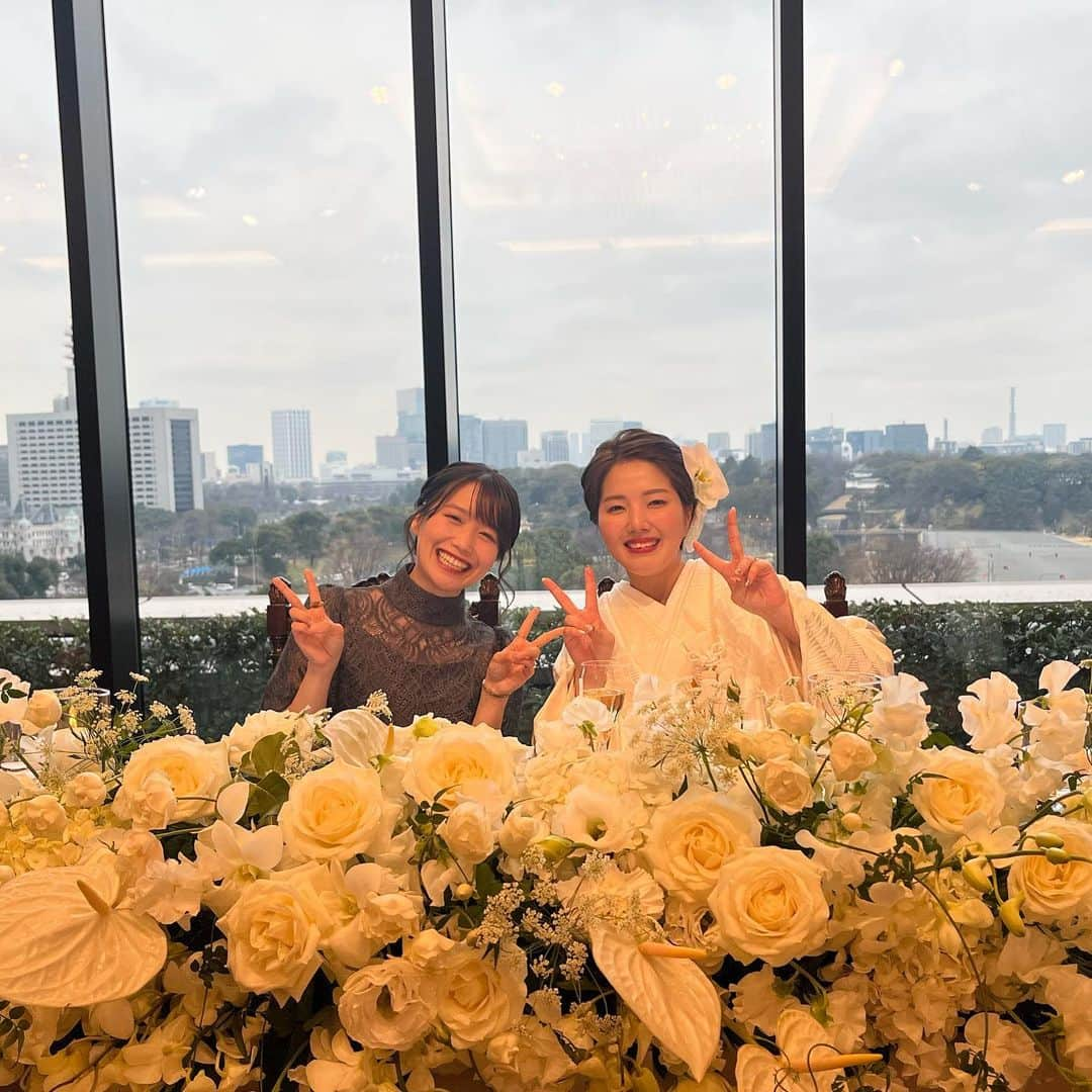 加藤里保菜さんのインスタグラム写真 - (加藤里保菜Instagram)「_  親友が結婚式を挙げました。  世界で一番綺麗な女だった この女が好きだと思った！ 奴の幸せを、これからもみていられますように  これからも、親友でいさせてくれますように☺︎心からの好きと、心からの祝福☺︎  図々しく新郎の席座らせてもらった☺︎ウケる！  #結婚 #結婚式 #ウェディング　#wedding #親友 #友達 #茨城女」1月24日 19時58分 - rihonyan103