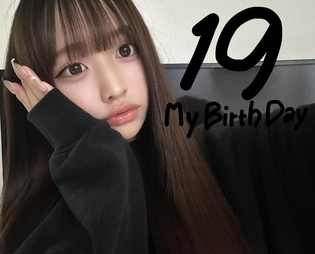 まやりんさんのインスタグラム写真 - (まやりんInstagram)「19歳になりました‪‪🖤 あと1年で成人か、、、はやい泣 おめでとうメッセージ沢山ありがとうございます💭❕¨̮  家族旅行の写真もまた載っけます💭」1月24日 20時03分 - mayaaa_124