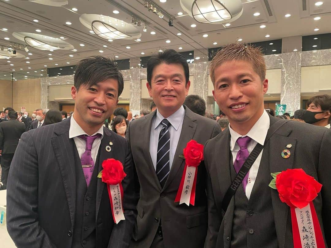 森崎浩司さんのインスタグラム写真 - (森崎浩司Instagram)「地元矢野の大先輩でもある元プロ野球選手でカープのレジェンド小早川毅彦さんにようやくお会いすることができました😊  少しだけお話しする機会があり、小早川さんが実は小学生時代はサッカーが好きで野球ではなくサッカーをやられていたと仰られていたのが印象的でした😊  #東京広島県人会 #小早川毅彦さん  #地元一緒 #広島市安芸区矢野 #森崎和幸 #森崎浩司」1月24日 20時05分 - koji.morisaki77